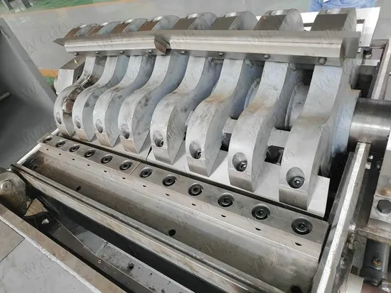 廃プラスチック破砕機、プラスチックシートボード造粒機、強力粉砕機、プラスチックグラインダー、フィルムボトル、バレルプラスチック破砕機クラッシャー